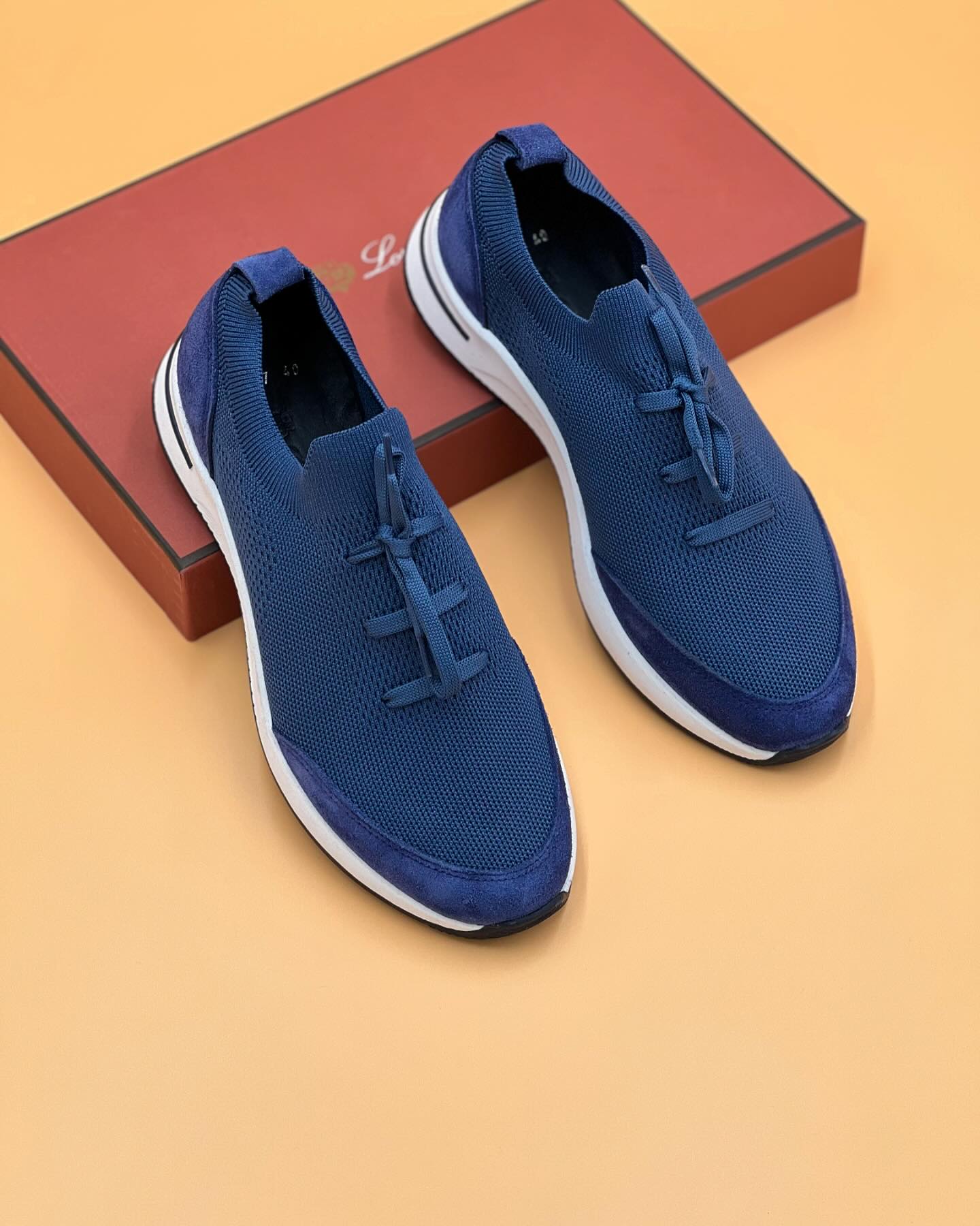 Men's blue walking shoes