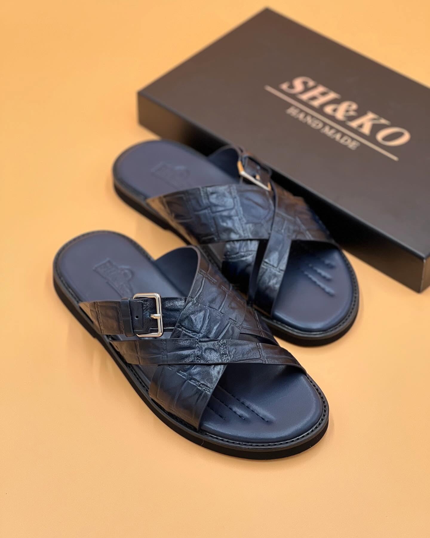 Men's casual leather sandals and slippers