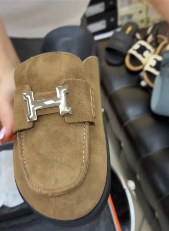 Metal buckle leisure leather semi-slippers
