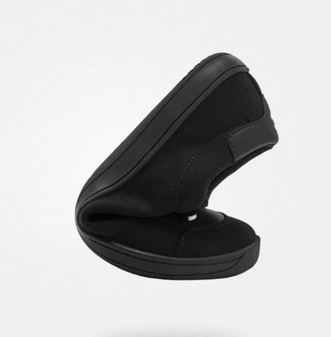 Comfortable casual shoes with wide feet