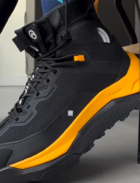 Yellow-black stitching waterproof boots
