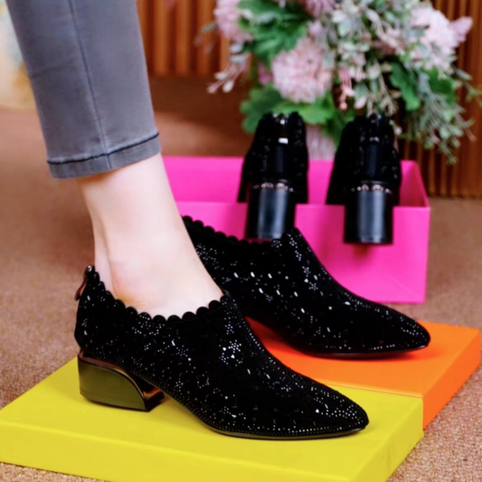 Beautiful and fashionable soft sole casual shoes