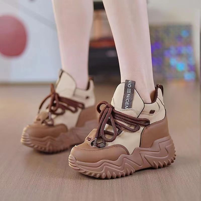 Fashionable soft sole casual shoes