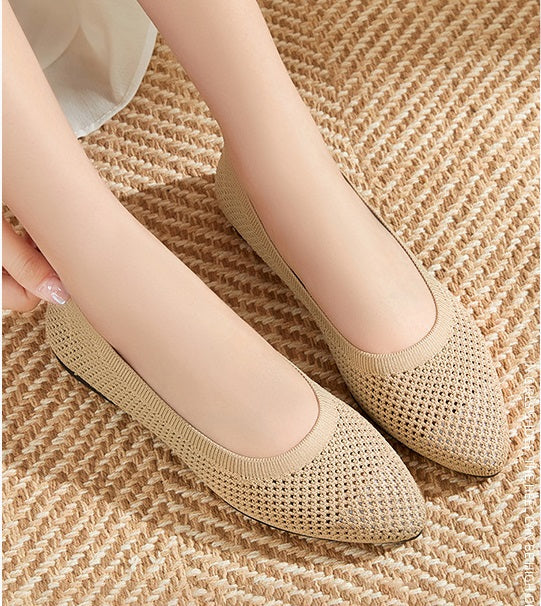 Solid color soft sole breathable flat shoes