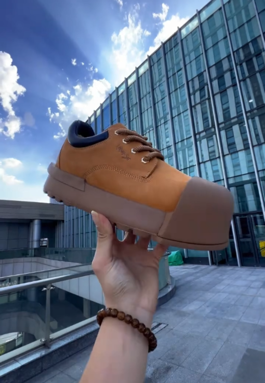 Big round head brown casual shoes