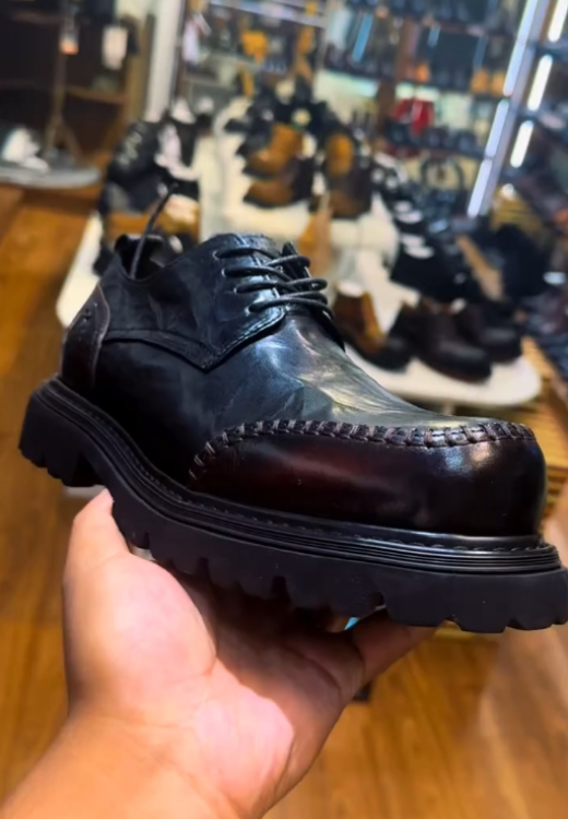 Men's hand-made stitching leather shoes