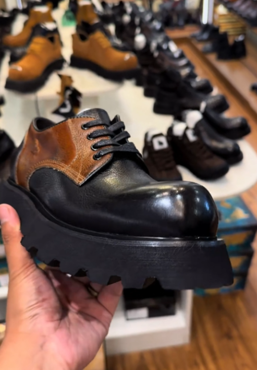Heightened spliced round leather shoes