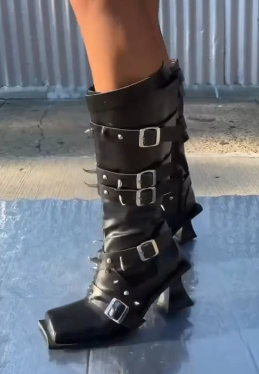 Women's metal buckle fashion leather boots
