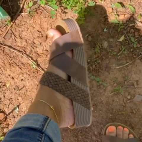 Leather cross woven slippers