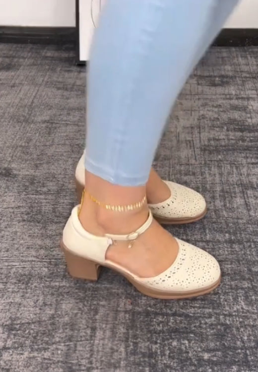 Block heel hollow out sandal is friendly to my sweat feet