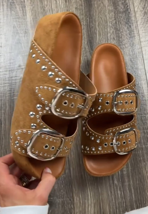Suede rivet buckle slippers