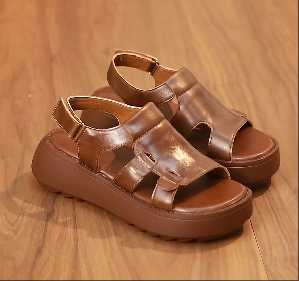 Roman sandals with soft soles and wide feet
