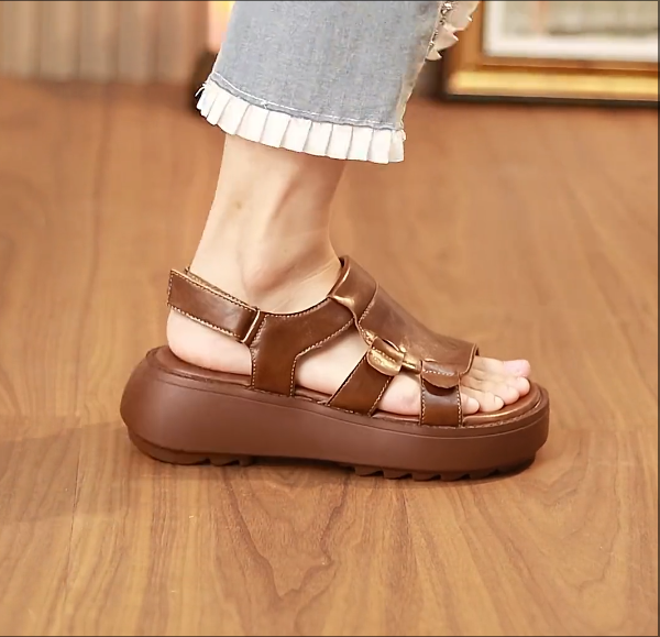 Roman sandals with soft soles and wide feet