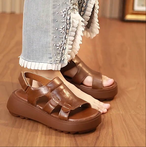 Roman sandals with soft soles and wide feet