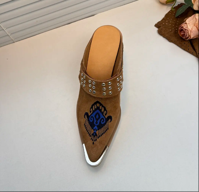Leather summer wear semi-drag thick heel Baotou rivet embroidery temperament sandals