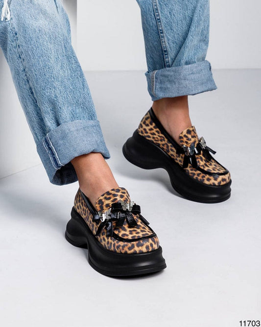 Soft-soled butterfly-embellished leopard print casual shoes