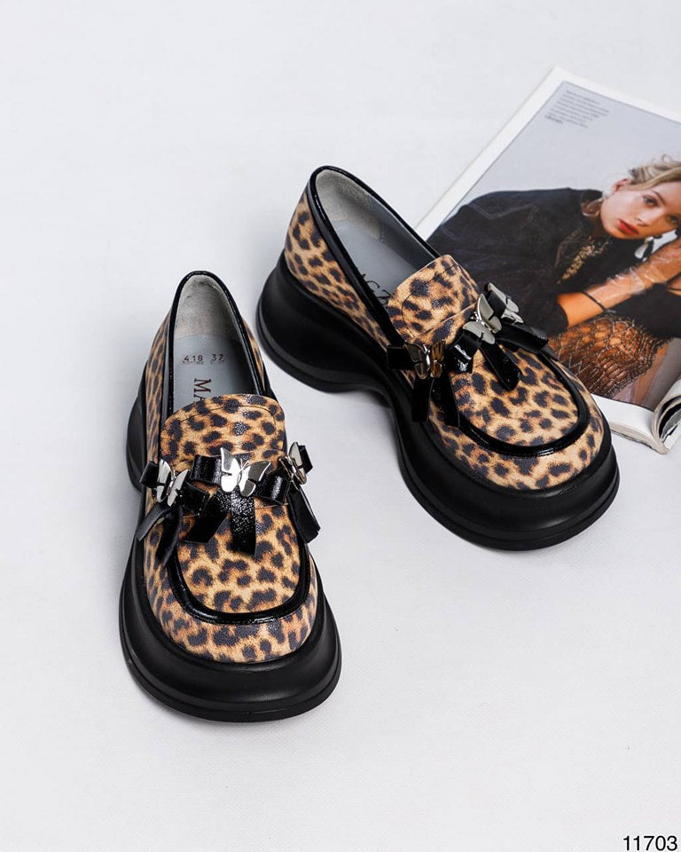 Soft-soled butterfly-embellished leopard print casual shoes