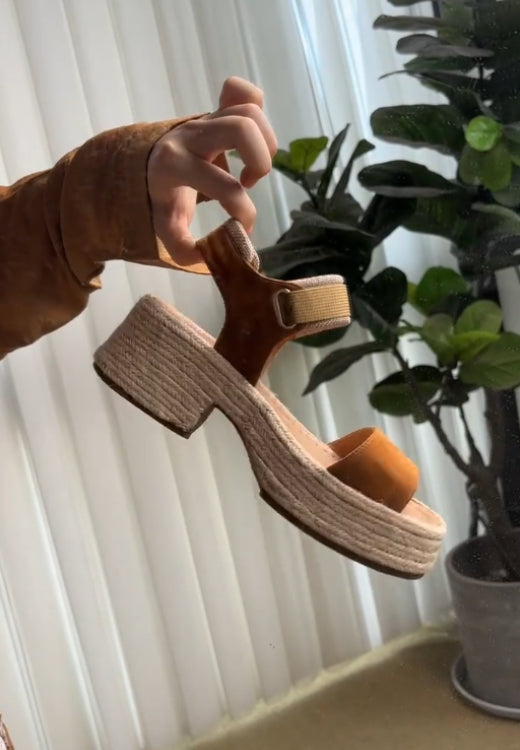 Soft-soled waterproof comfortable sandals