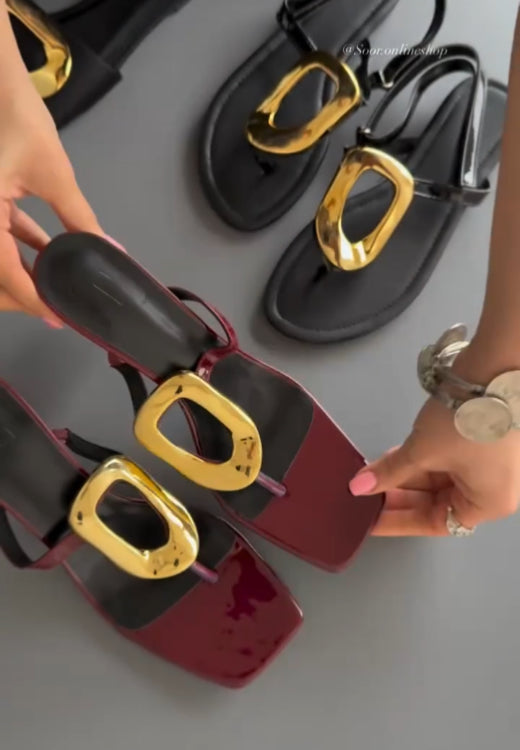 Trend line metal sandals