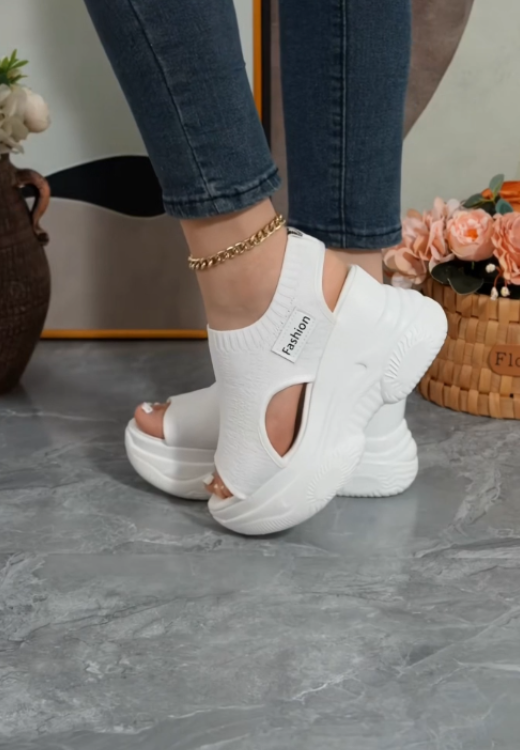 Fashion arch supports convenient and comfortable elastic sandals