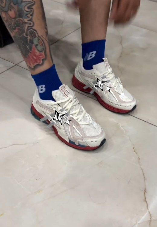 Men's casual sports shoes with red air cushion