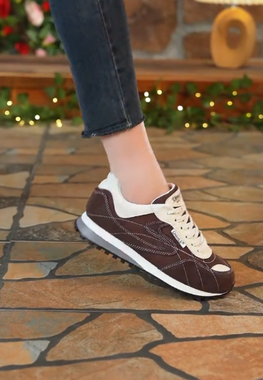 Women's brown and white stitching casual shoes