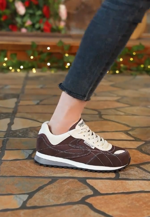 Women's brown and white stitching casual shoes