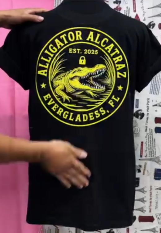 Men's alligator printed short sleeves