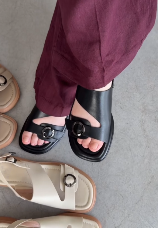 Hand-made Italian sandals made of leather