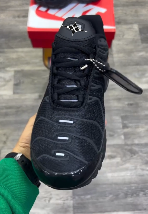 Black suede stitching air cushion casual shoes