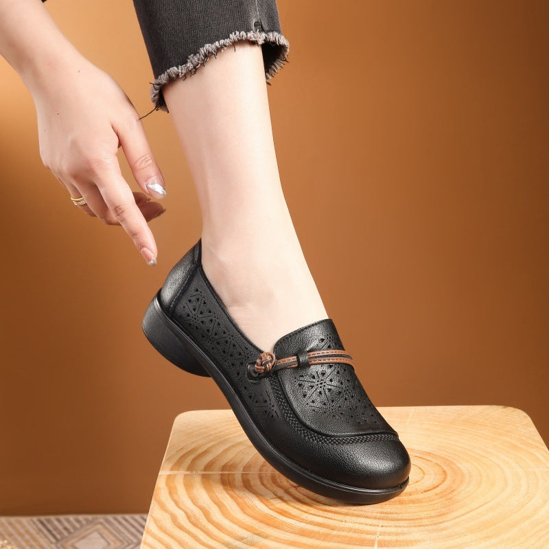 Breathable and versatile leather loafers