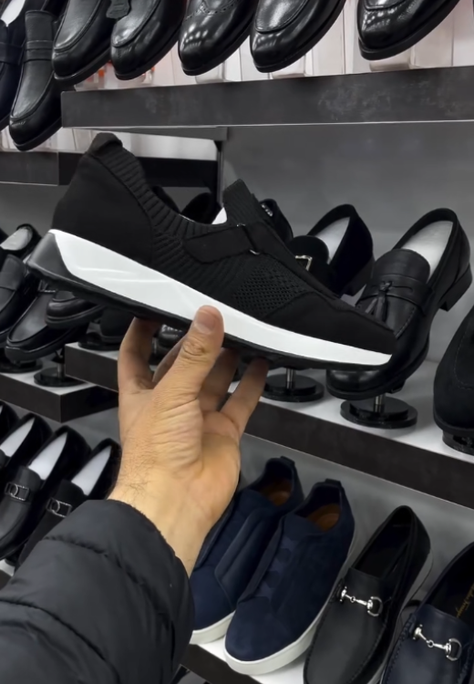 Men's breathable soft mesh black casual shoes