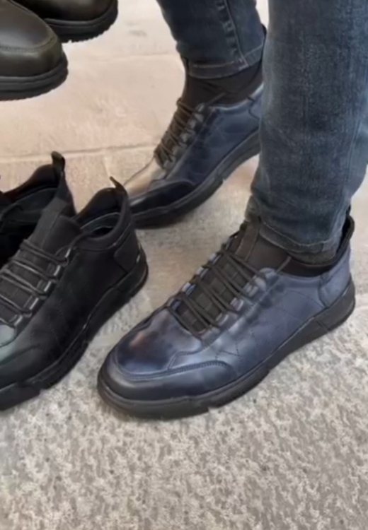 Very soft and comfortable sports shoes
