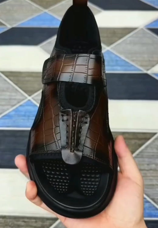 High quality crocodile casual sandals