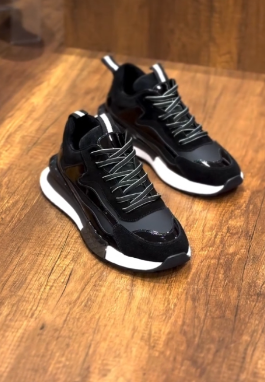 Bright stitching leather casual sports shoes
