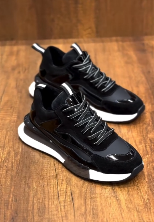 Bright stitching leather casual sports shoes