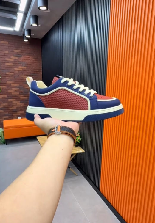 Classic sneakers with red and blue color matching