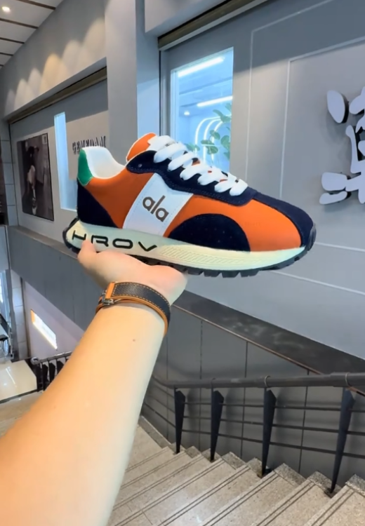 Orange and blue color matching classic Forrest Gump sneakers