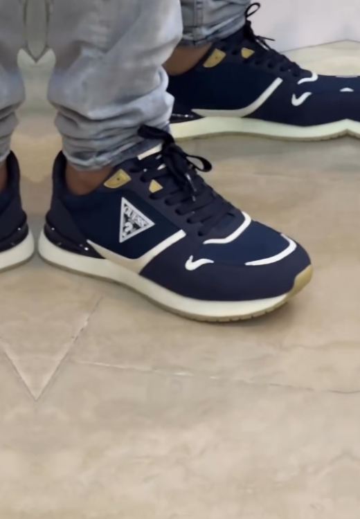 Men guess triangle sneakers