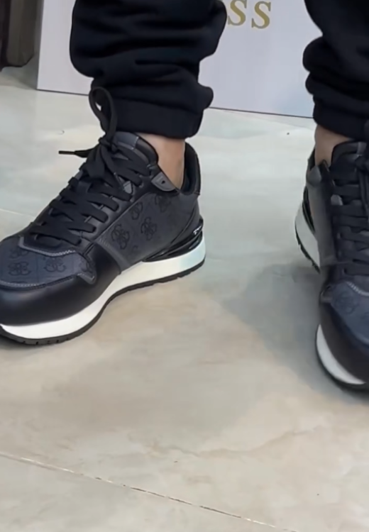 Men's symmetrical link pattern printed casual shoes