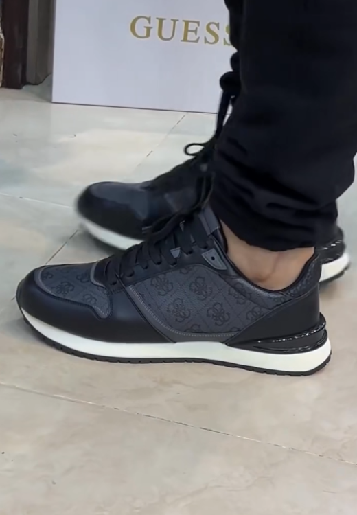 Men's symmetrical link pattern printed casual shoes