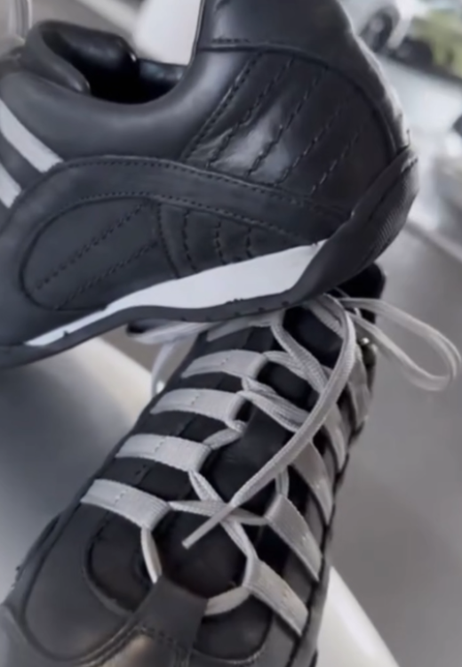 Electric men's racing sneakers black and white