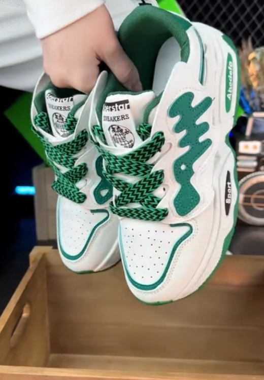 Men's green letter heightening sneakers