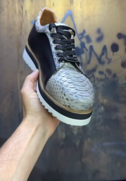 Gray scales splicing black casual shoes