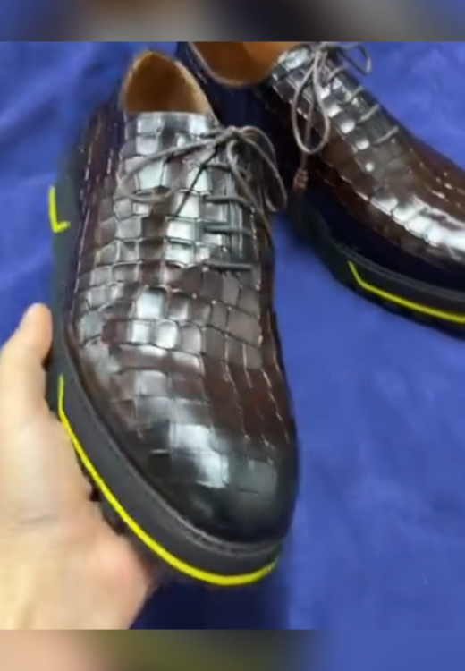 Plaid yellow line casual leather shoes