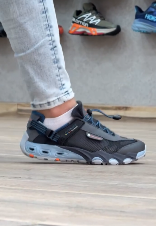 Stretched shoelaces breathable jogging sneakers