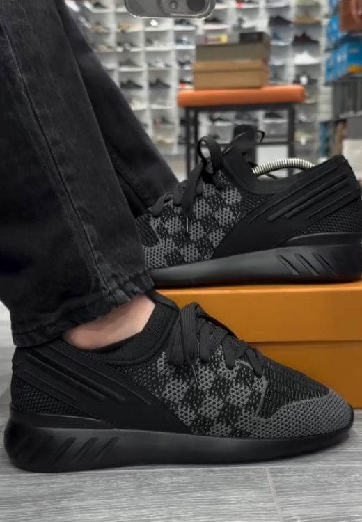 Mesh casual sports shoes