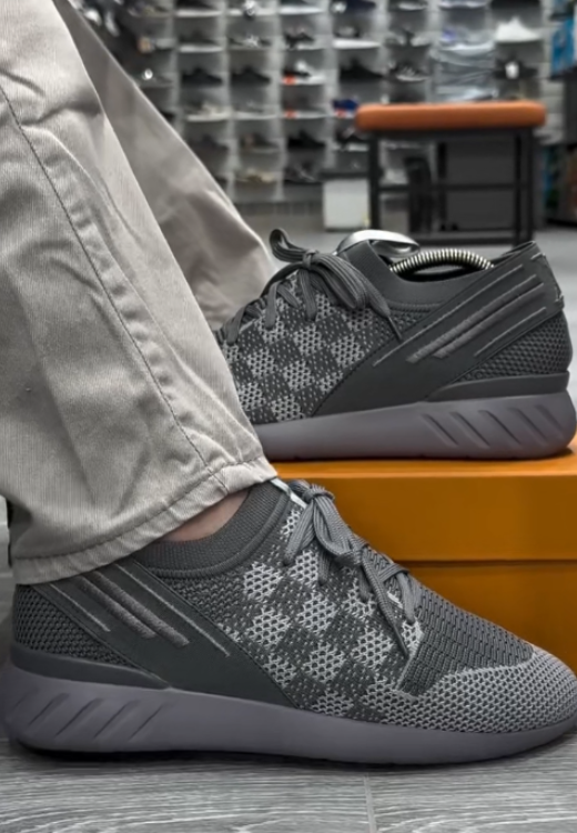 Mesh casual sports shoes