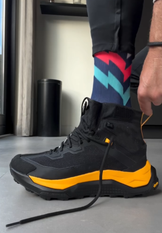 Yellow-black stitching waterproof boots