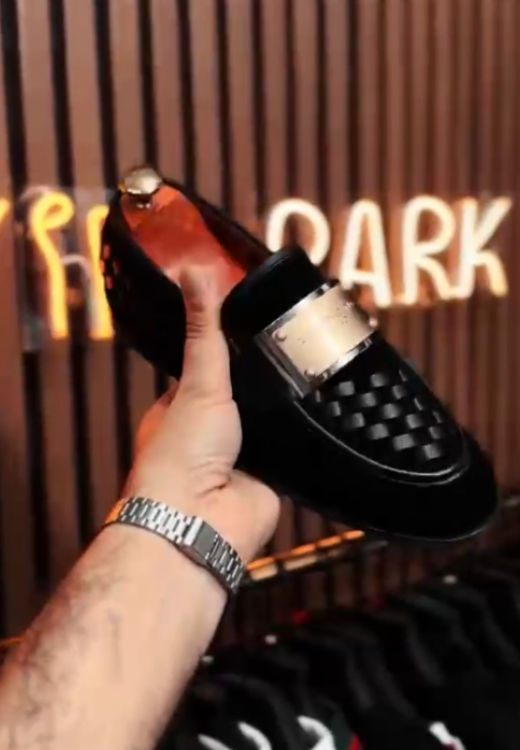 Metal buckle animal grain casual leather shoes